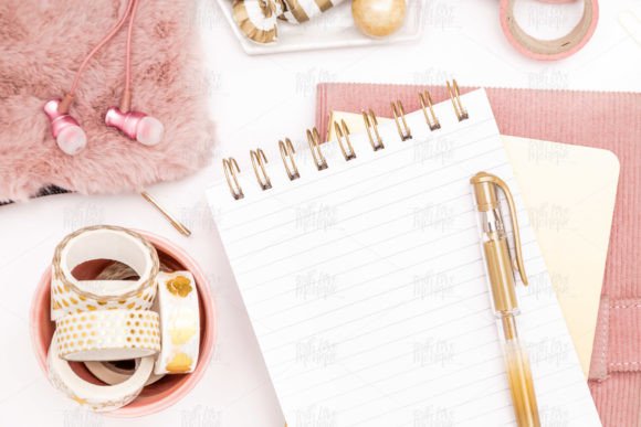 Download Feminine Desktop Gold &amp; Pink Flat Lay - Gold Collection